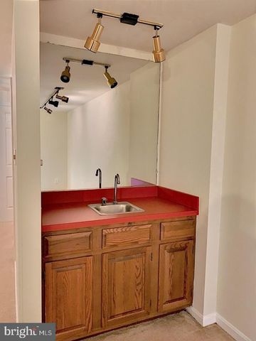 3100 BLACK HICKORY DR, Falls Church, VA 22042