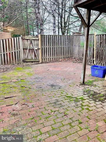 3100 BLACK HICKORY DR, Falls Church, VA 22042