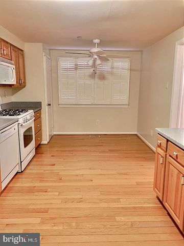 3100 BLACK HICKORY DR, Falls Church, VA 22042