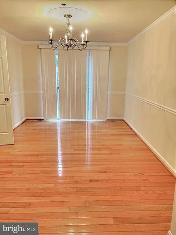 3100 BLACK HICKORY DR, Falls Church, VA 22042