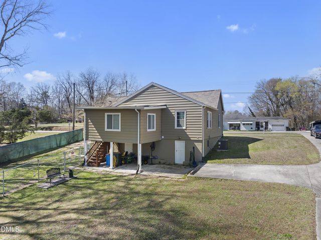 500 Pineywood Road, Thomasville, NC 27360