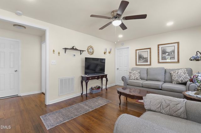 500 Pineywood Road, Thomasville, NC 27360