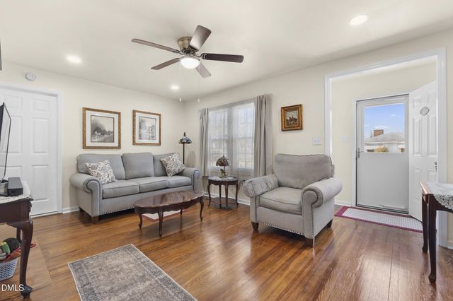 500 Pineywood Road, Thomasville, NC 27360