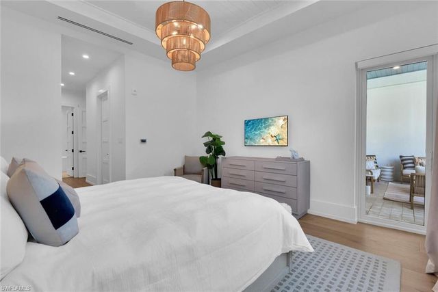 201 8th ST S 208, Naples, FL 34102
