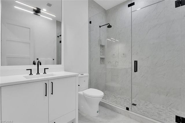 201 8th ST S 208, Naples, FL 34102