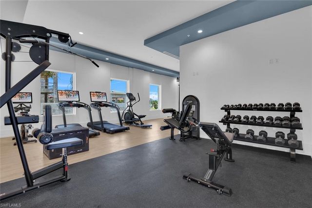 201 8th ST S 208, Naples, FL 34102