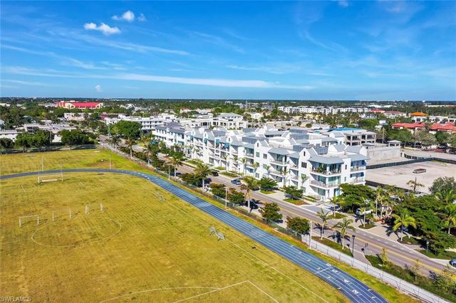 201 8th ST S 208, Naples, FL 34102