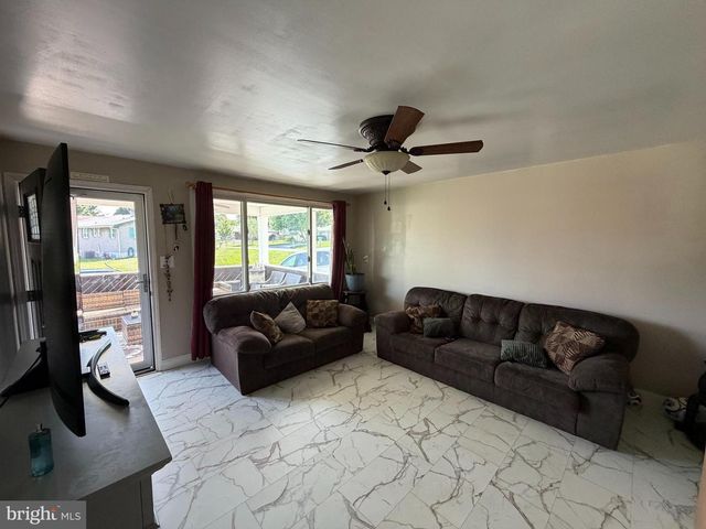 93 SUNNY LANE, Chambersburg, PA 17202
