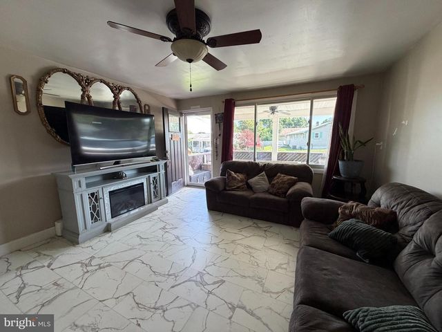 93 SUNNY LANE, Chambersburg, PA 17202