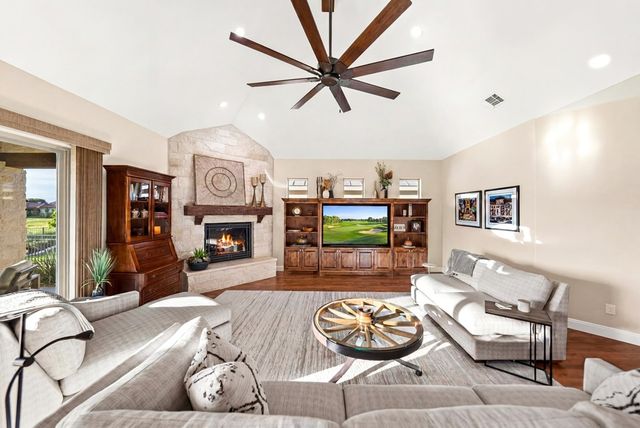 3128 Pinnacle Club Dr, Kerrville, TX 78028