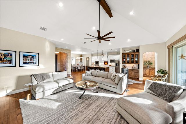 3128 Pinnacle Club Dr, Kerrville, TX 78028