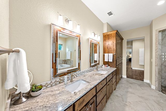 3128 Pinnacle Club Dr, Kerrville, TX 78028