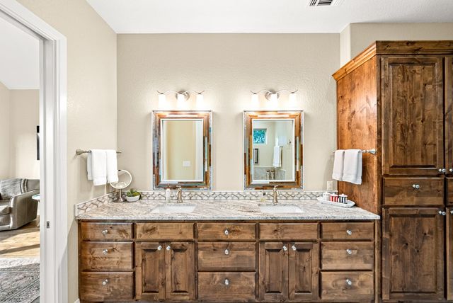 3128 Pinnacle Club Dr, Kerrville, TX 78028
