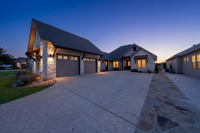 3128 Pinnacle Club Dr, Kerrville, TX 78028
