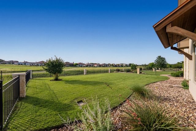 3128 Pinnacle Club Dr, Kerrville, TX 78028