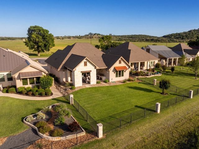 3128 Pinnacle Club Dr, Kerrville, TX 78028