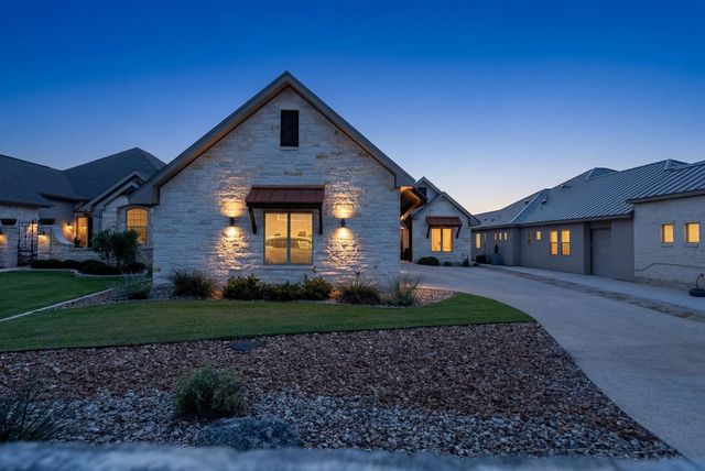 3128 Pinnacle Club Dr, Kerrville, TX 78028