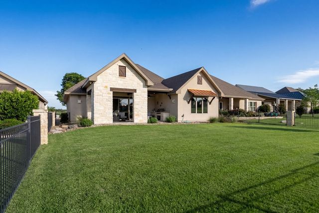3128 Pinnacle Club Dr, Kerrville, TX 78028