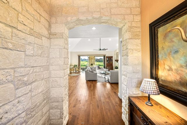 3128 Pinnacle Club Dr, Kerrville, TX 78028