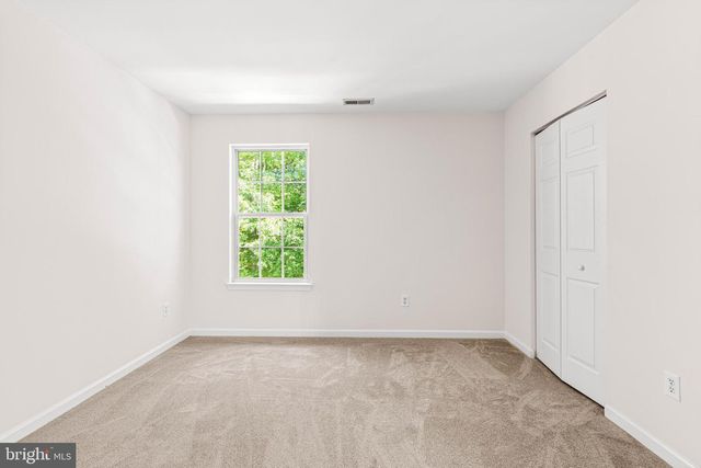 406 ARNOLD DR, Florence, NJ 08518
