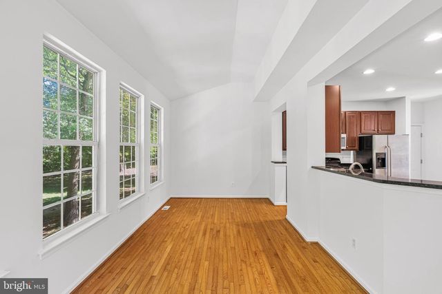 406 ARNOLD DR, Florence, NJ 08518