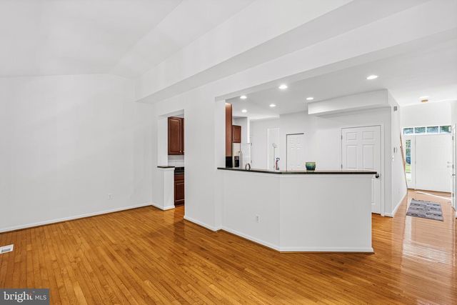 406 ARNOLD DR, Florence, NJ 08518