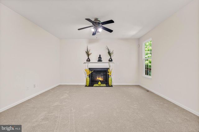 406 ARNOLD DR, Florence, NJ 08518