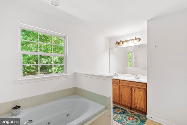 406 ARNOLD DR, Florence, NJ 08518