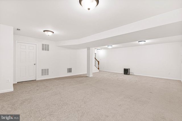 406 ARNOLD DR, Florence, NJ 08518