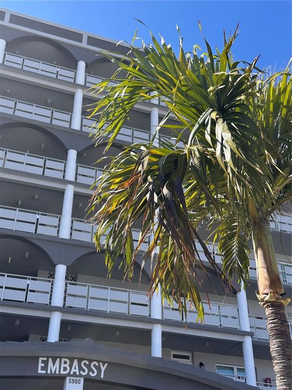 Image 2 of property listing at 5900 SHORE BOULEVARD S 504, Gulfport, FL 33707