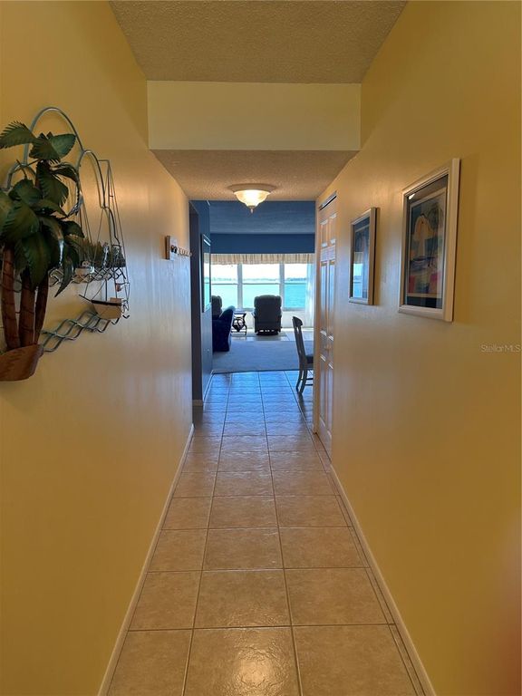 Image 7 of property listing at 5900 SHORE BOULEVARD S 504, Gulfport, FL 33707