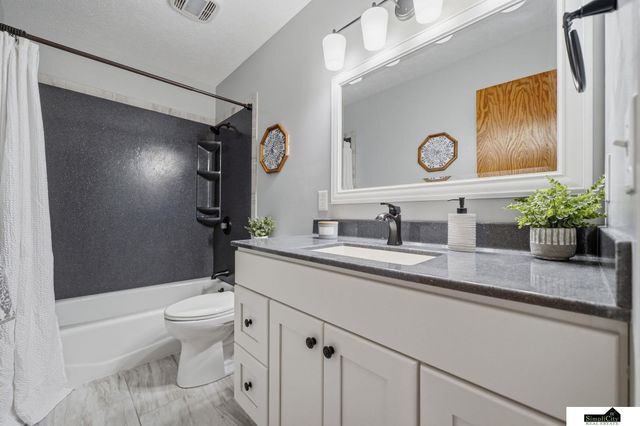 5100 S 32Nd Street, Lincoln, NE 68516