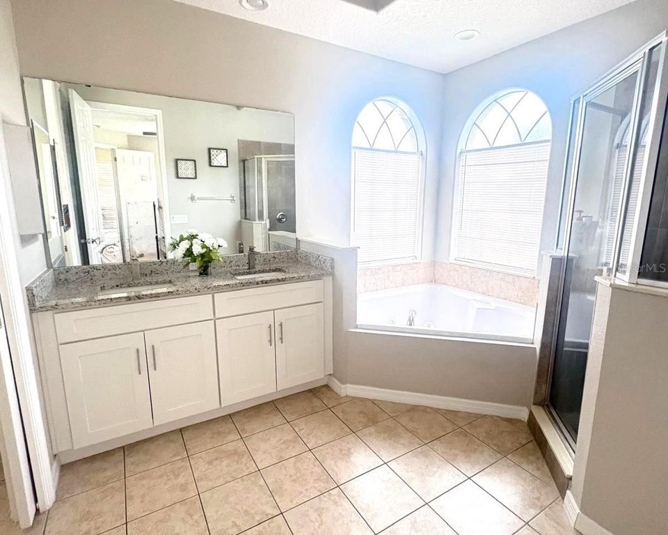 Image 8 of property listing at 2248 STONE LAKE COURT, Orlando, FL 32824