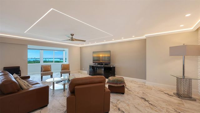 1750 BENJAMIN FRANKLIN DRIVE 9F, Sarasota, FL 34236