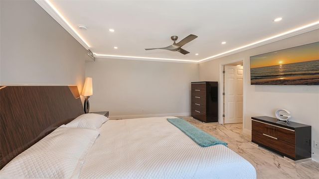 1750 BENJAMIN FRANKLIN DRIVE 9F, Sarasota, FL 34236