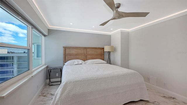 1750 BENJAMIN FRANKLIN DRIVE 9F, Sarasota, FL 34236