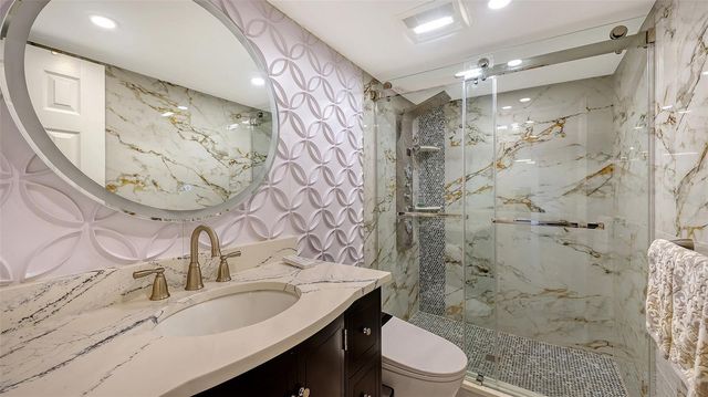 1750 BENJAMIN FRANKLIN DRIVE 9F, Sarasota, FL 34236