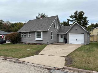 3153 15TH Avenue, Moline, IL 61265