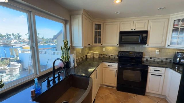 1835 Dolphin Ct, Discovery Bay, CA 94505