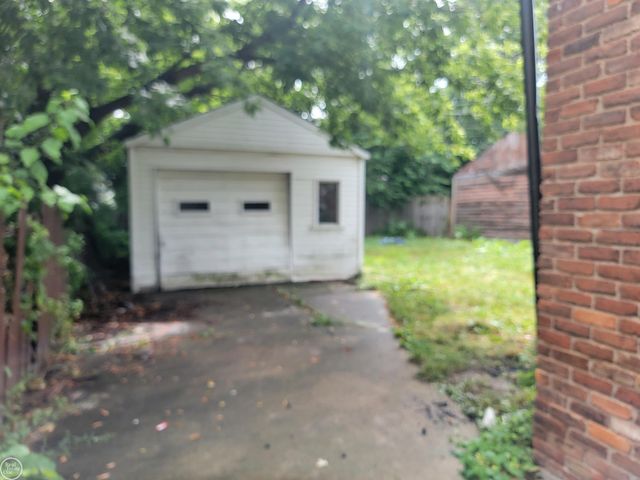 19928 Washtenaw Street, Harper Woods, MI 48225