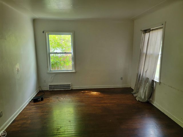 19928 Washtenaw Street, Harper Woods, MI 48225