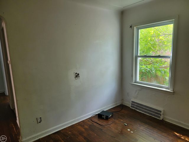 19928 Washtenaw Street, Harper Woods, MI 48225