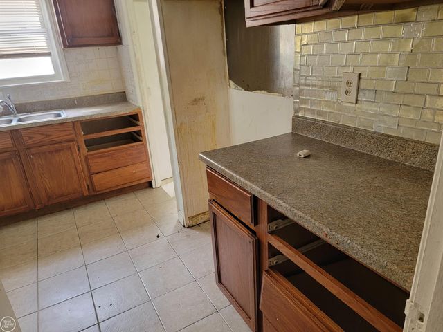 19928 Washtenaw Street, Harper Woods, MI 48225