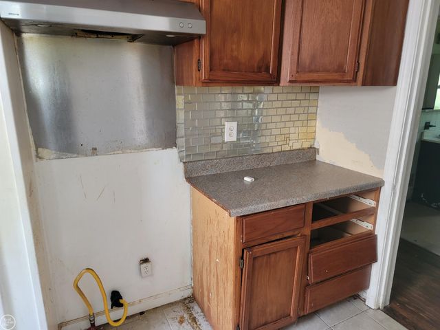 19928 Washtenaw Street, Harper Woods, MI 48225