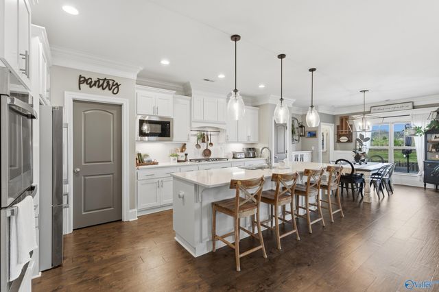 3012 Chimney Cove Circle SE, Brownsboro, AL 35741