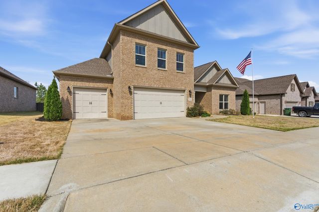 3012 Chimney Cove Circle SE, Owens Cross Roads, AL 35763