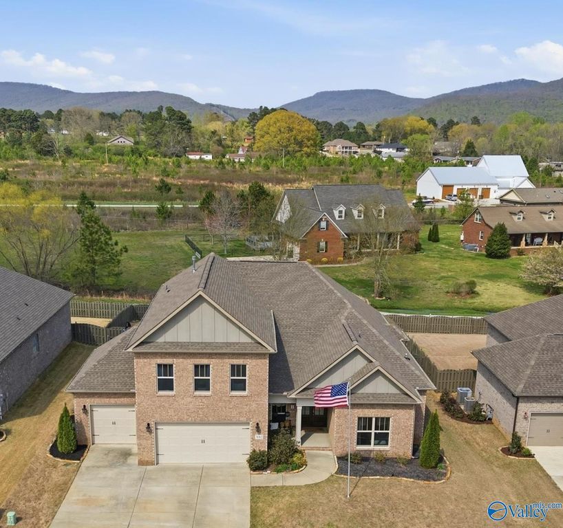 3012 Chimney Cove Circle SE, Brownsboro, AL 35741