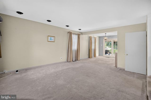 1929 JENKINTOWN RD, Jenkintown, PA 19046
