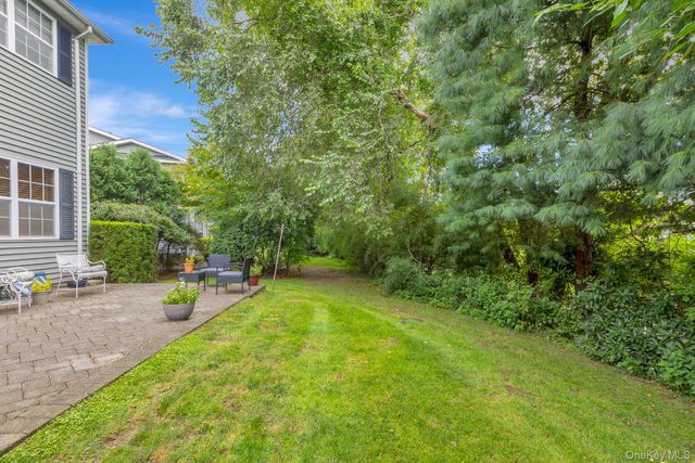 143 Paddington Circle, Smithtown, NY 11787