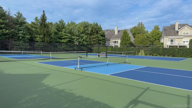 143 Paddington Circle, Smithtown, NY 11787